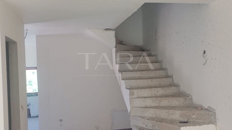 Duplex semifinisat în Mănăștur, 122 mp utili, teren 250 mp, 4 camere. - Poză 3