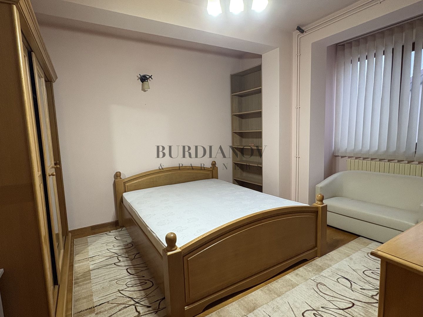 Casă cu 4  camere de închiriat - Vitan - Poză 6