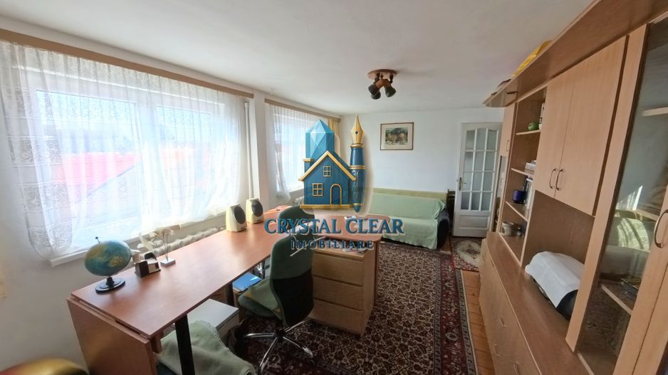 Două case în curte comună, 6 camere + 385 teren - zona semicentrală - Poză 8