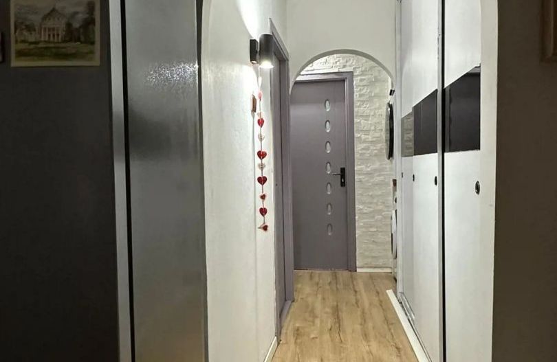 Aradului | 3 camere | Decomandat | Centrală proprie | Renovat complet - Poză 9