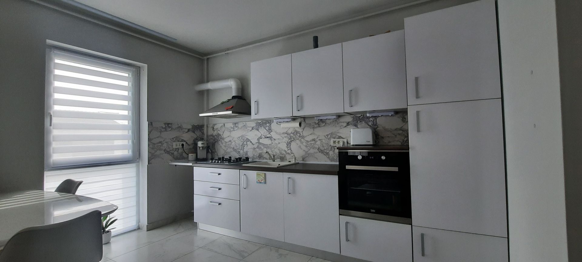Apartament cu 2 camere si  2 locuri de parcare - Poză 4