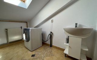 Vila spatioasa 6 dormitoare | gradina | Garaj - Poză 31