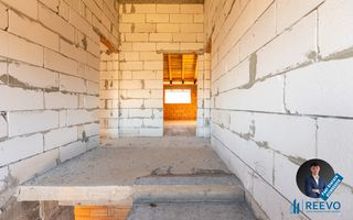 Pensiune/Vilă la roșu P+E+M în Sărata - Poză 20