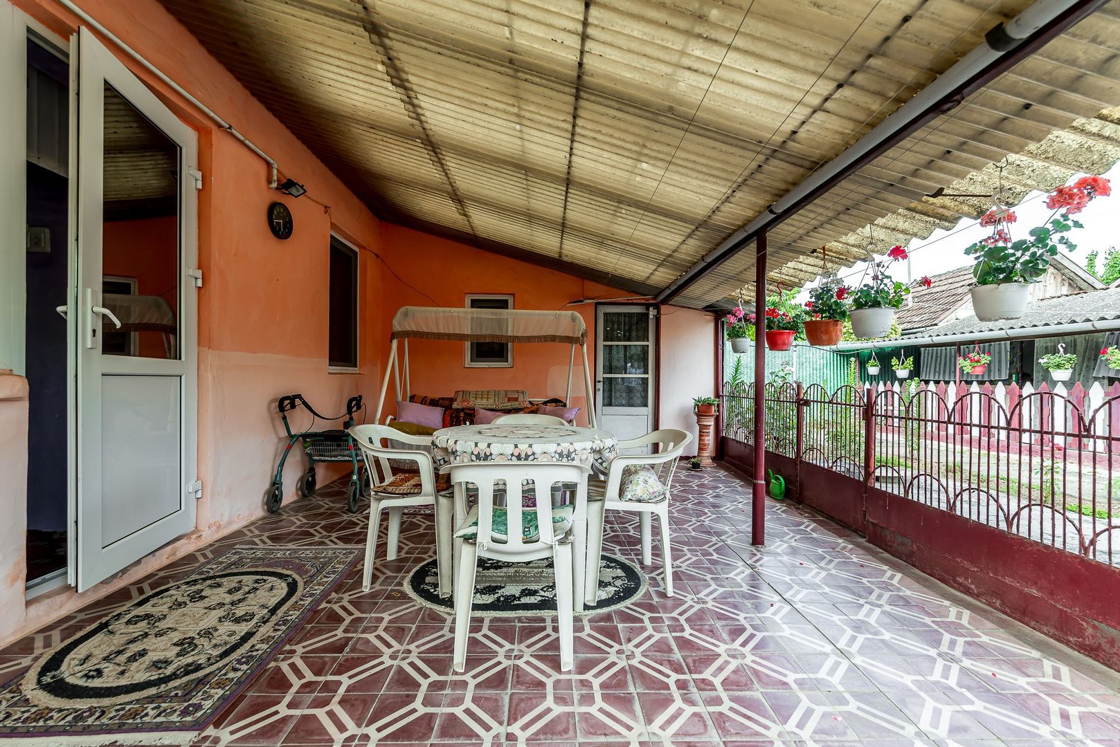 Casa 3 camere, bucatarie si baie, in zona centrala din Chisineu-Cris - Poză 5