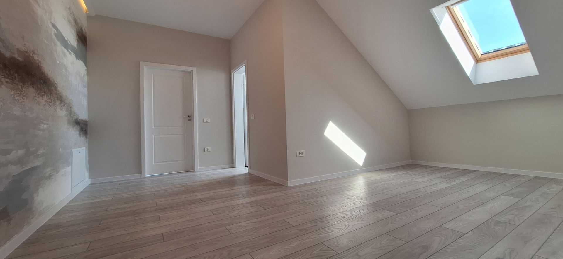 Apartament cu 2 camere si loc de parcare - Poză 15