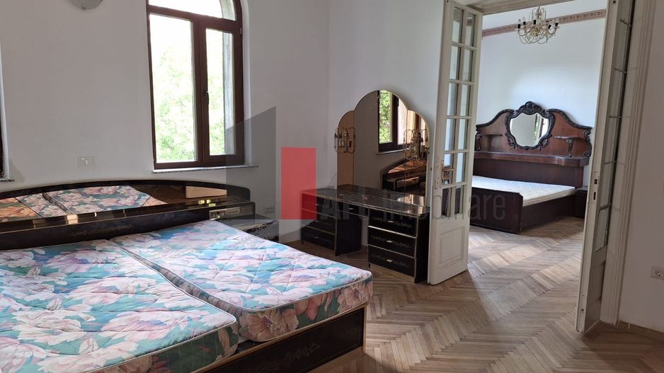 Apartamentul "KORTER" , et. 2 in vila, SINGUR PE ETAJ - Poză 3