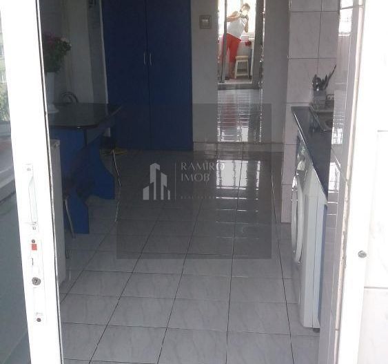 Apartament 3 camere, decomandat - Poză 3