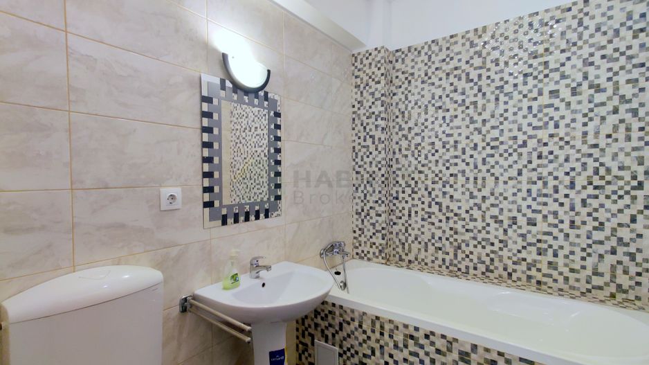 Decomandat, doua bai, loc de parcare in subteran, disponibil imediat - Poză 13