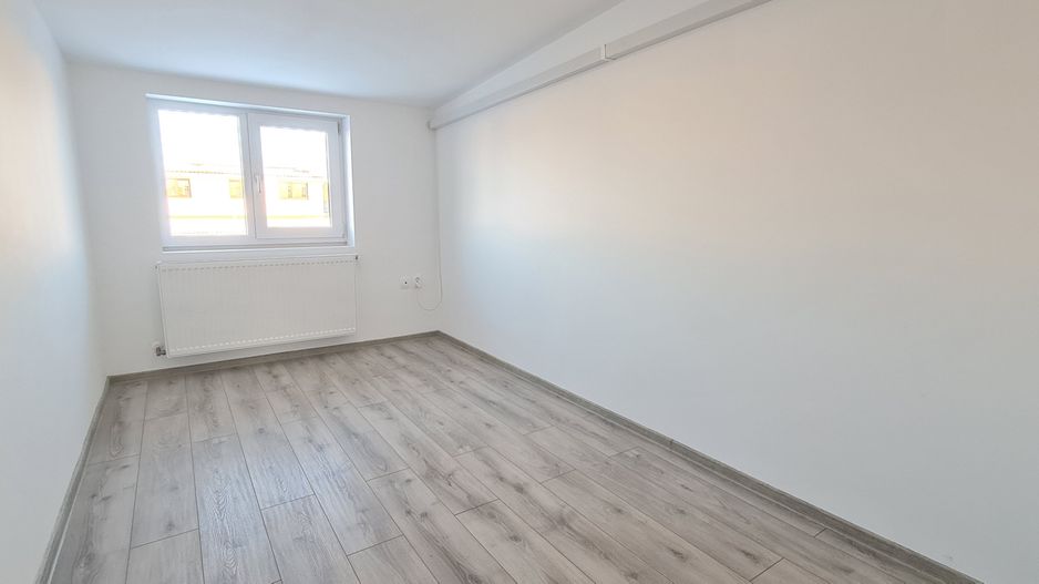 Casa semimobilata semiutilata in Cartier Izvor Tarlungeni Brasov - Poză 6