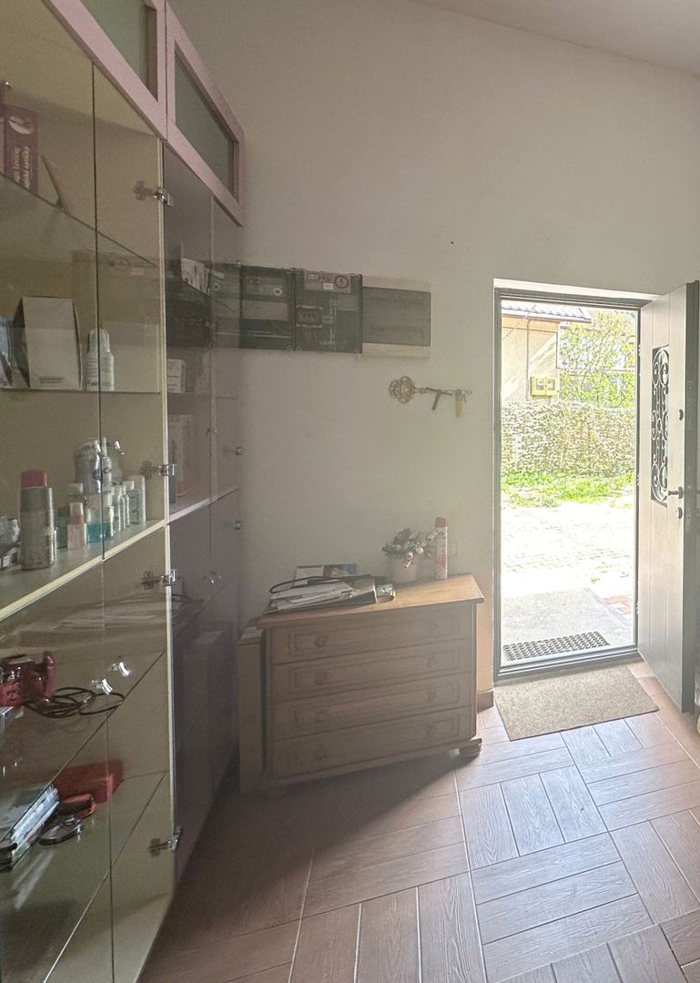 Vânzare casă Individuală 12 Camere la 5 minute de Castelul Bran - Poză 16