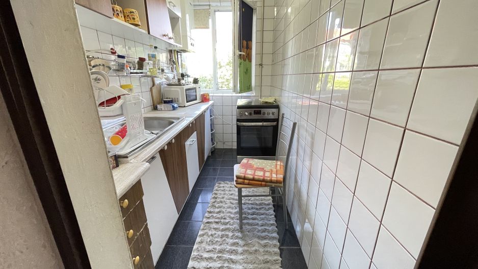 Apartament cu trei camere,etaj 2 - zona Cetatii - Poză 12