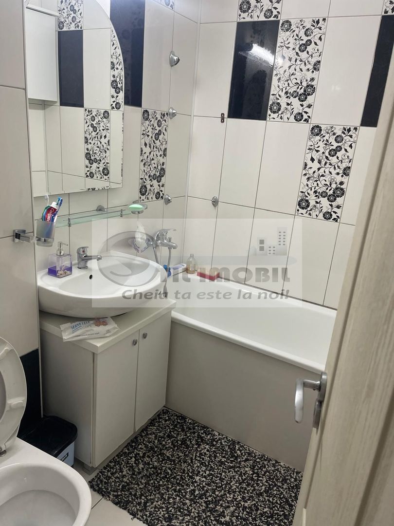 Apartament cu 3 camere Blv. Primaverii - Poză 4