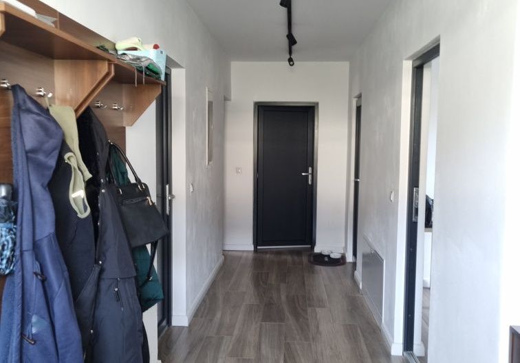 Casă +axexa+teren generos, zona 14 Mai - Poză 6