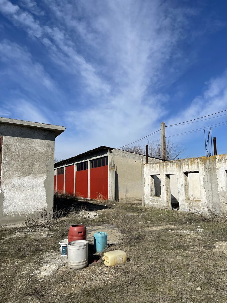 Teren generos cu hale si utilități - Ideal pentru afacerea ta! 2051 mp - Poză 3