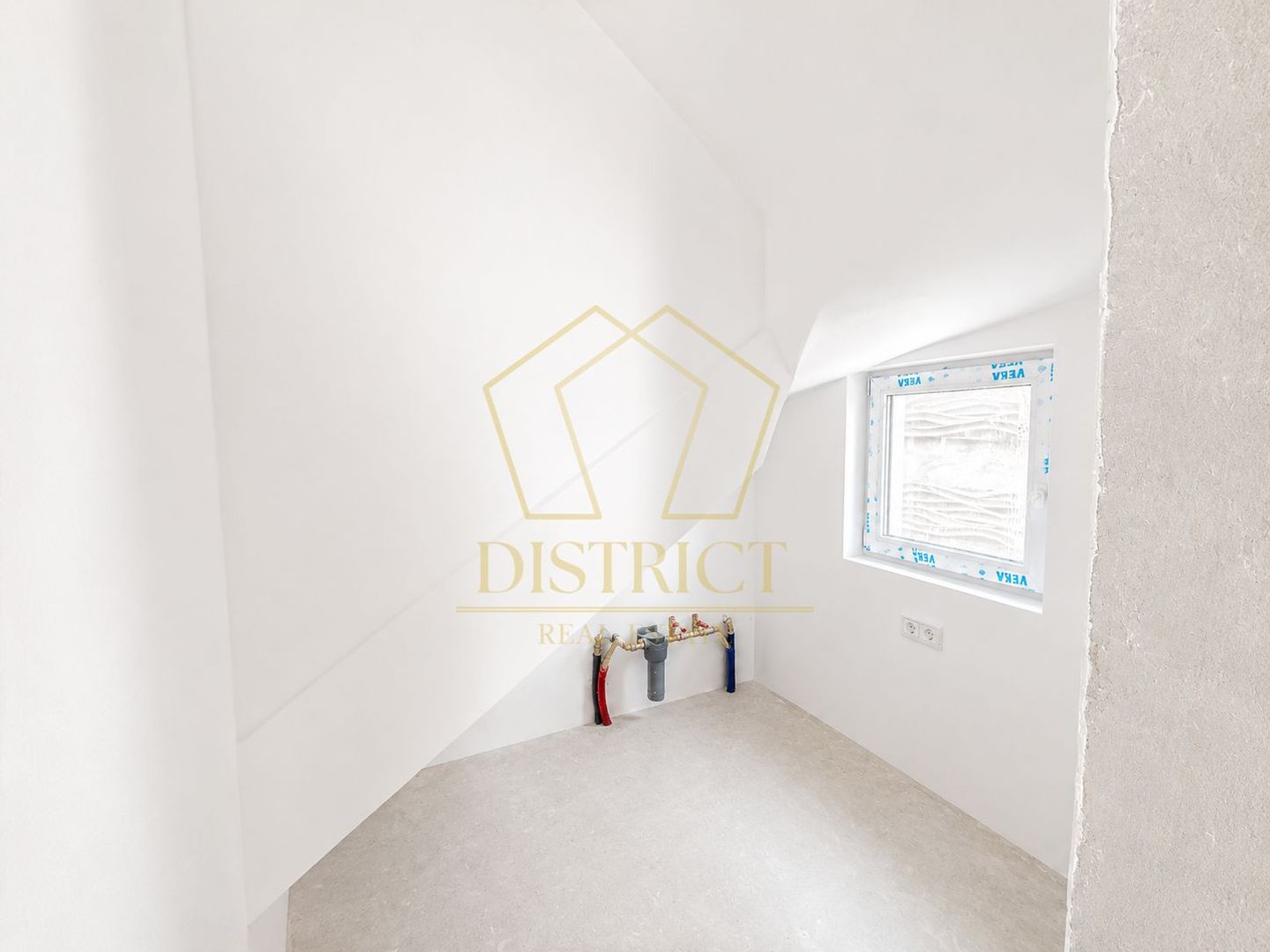 Duplex spatios cu 5 camere | Sacalaz - Poză 9