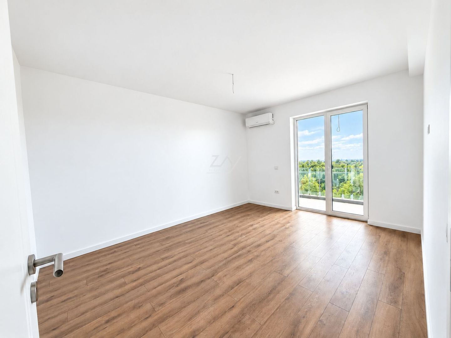 Apartament nou cu 2 camere Decomandat. Clima. Loc de parcare - Poză 1