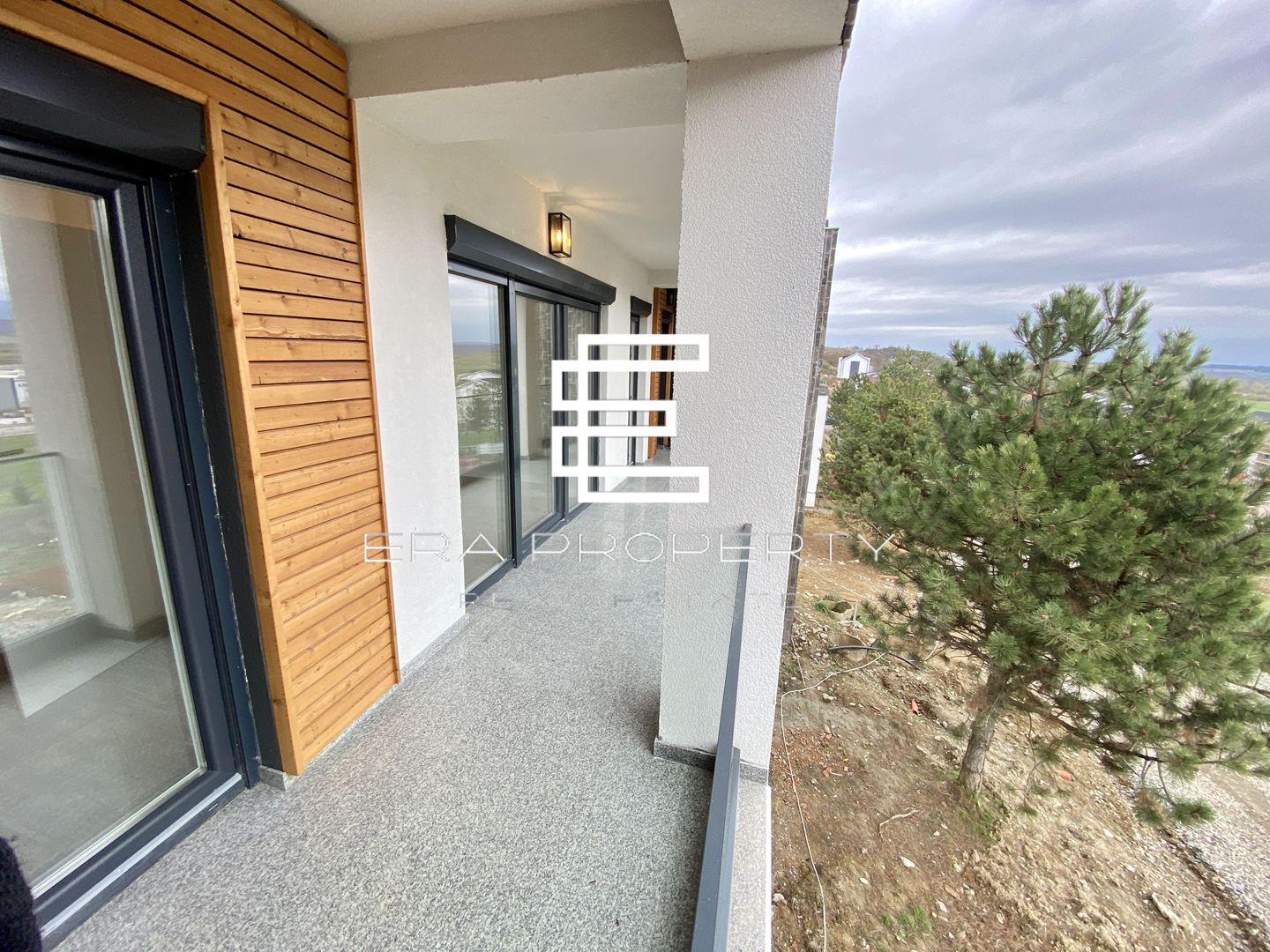 Apartament 2 camere /LA CHEIE/terasa 14.42 mp /zona Aeroport Sibiu - Poză 6