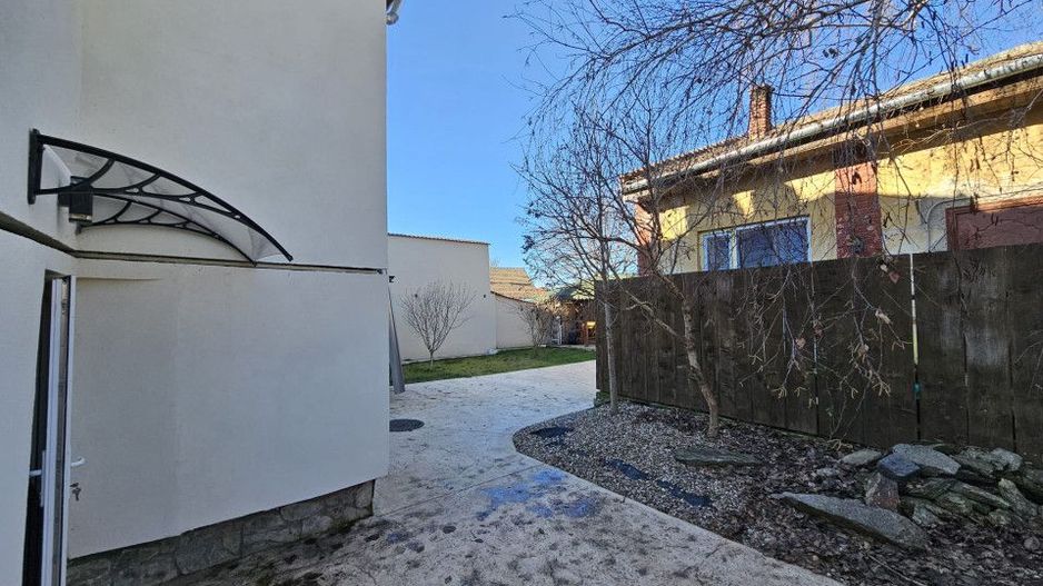Casa mare, solida, Timisoara, D+P, 5 camere, 2 bai, Zona Lipovei - Poză 32