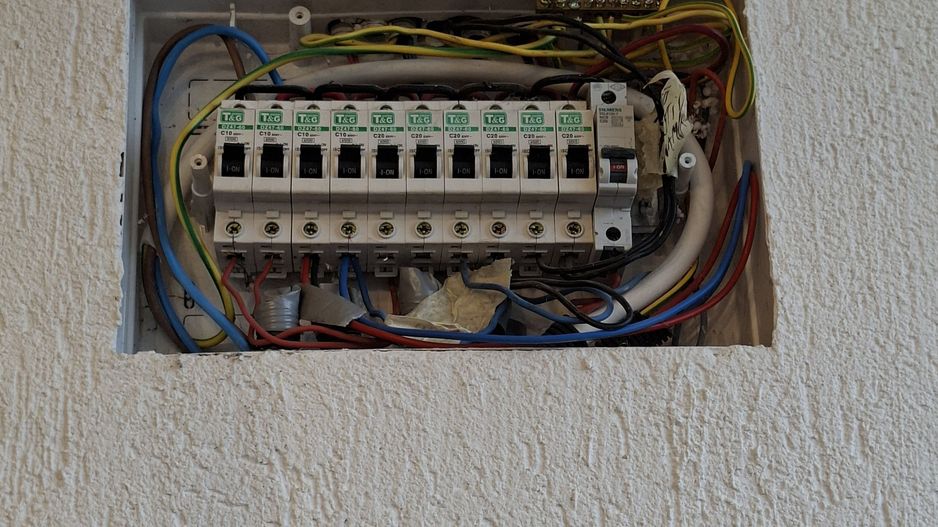 BRASADAS vinde URGENT casa 4 cam SUPERFINISATA teren 7.5 ari. - Poză 16