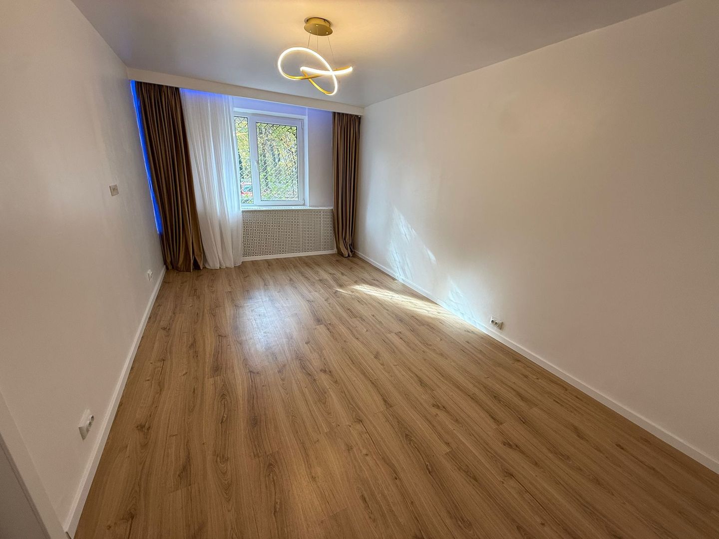 Garsoniera Renovata - Decomandata - Gorjului - Metrou 10 minute - Poză 13