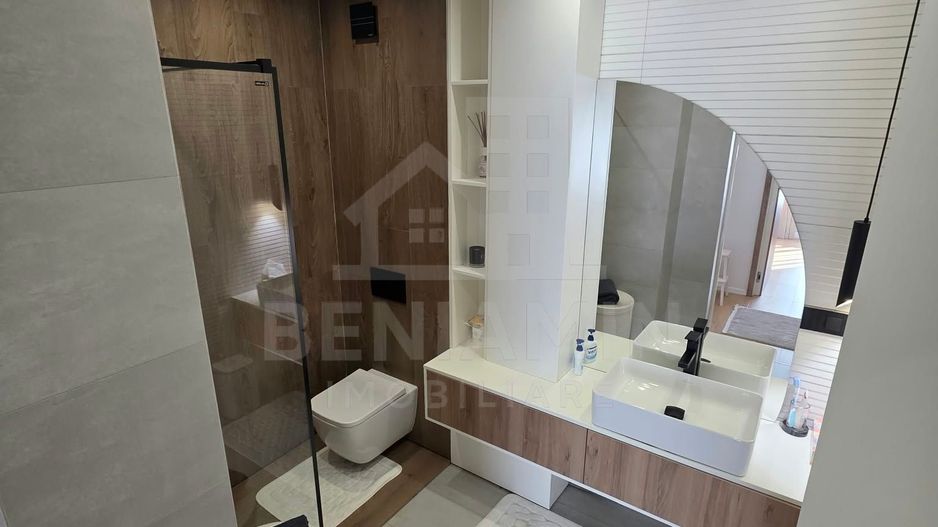 Apartament Superb 3 Camere- Ultracentral- Curte Privată 27mp-Parcare - Poză 10