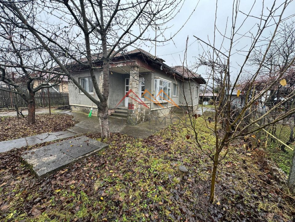 Casa 4 camere, teren 503 mp, CT, Parcare, Anexe, Campina, Prahova - Poză 1