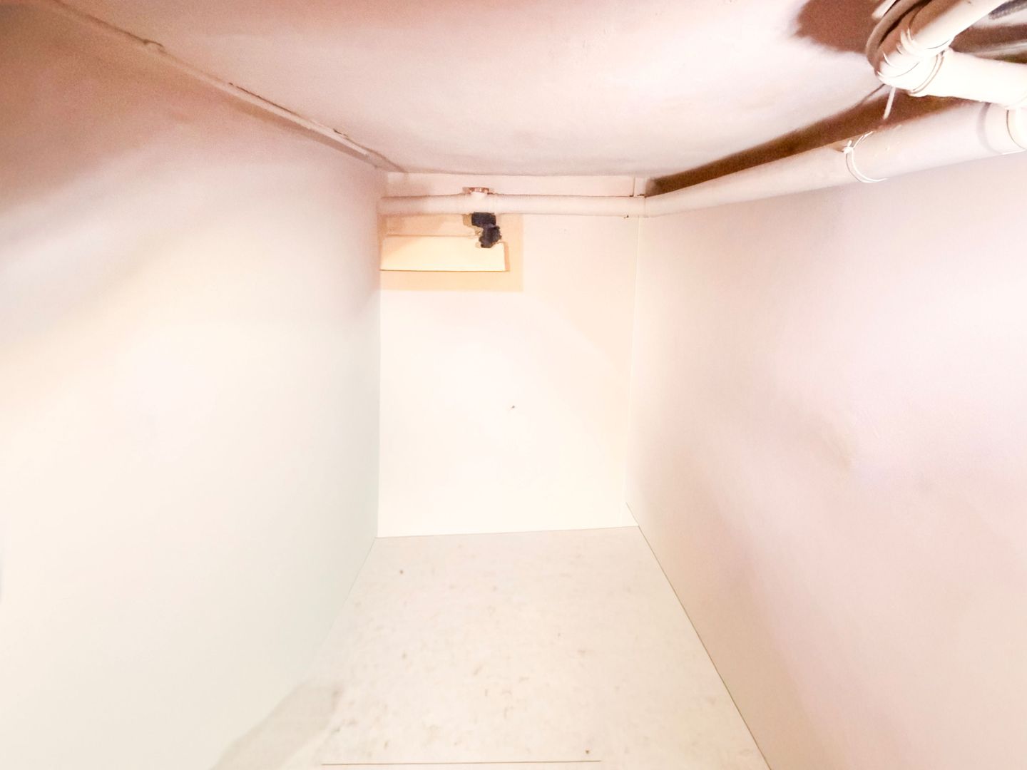 Casă de vânzare 2 camere  Mansarda + Pivnița - Belvedere - Poză 17