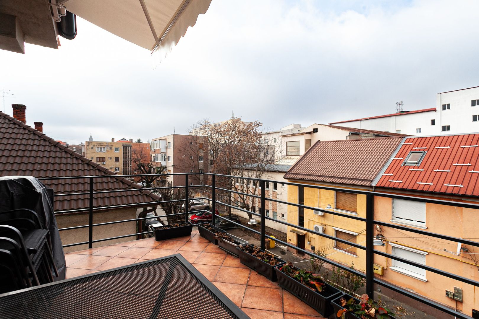 PROPRIETATE VÂNDUTĂ Apartament tip Penthouse în spate la Ziridava - Poză 11