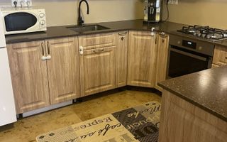 Apartament 2 camere, mobilat, parcare subterană, finisaje noi. - Poză 1
