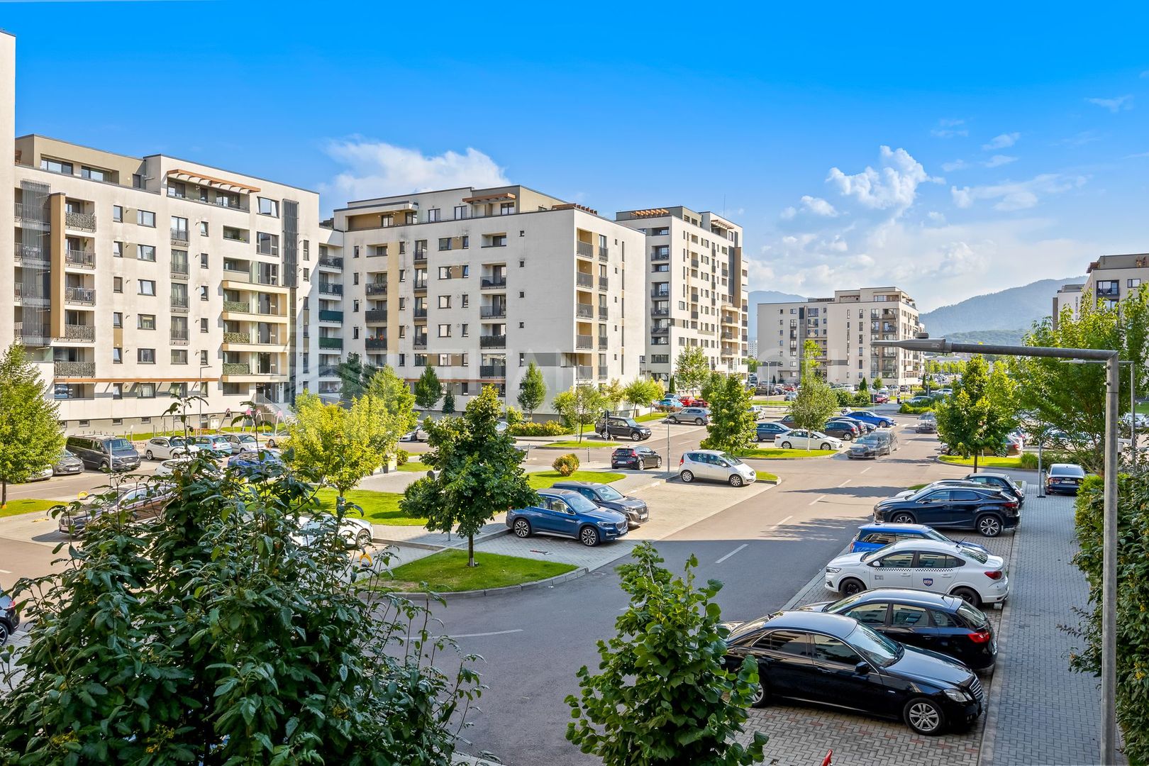 Studio modern | Kasper Coresi | Parcare & boxă - Poză 20