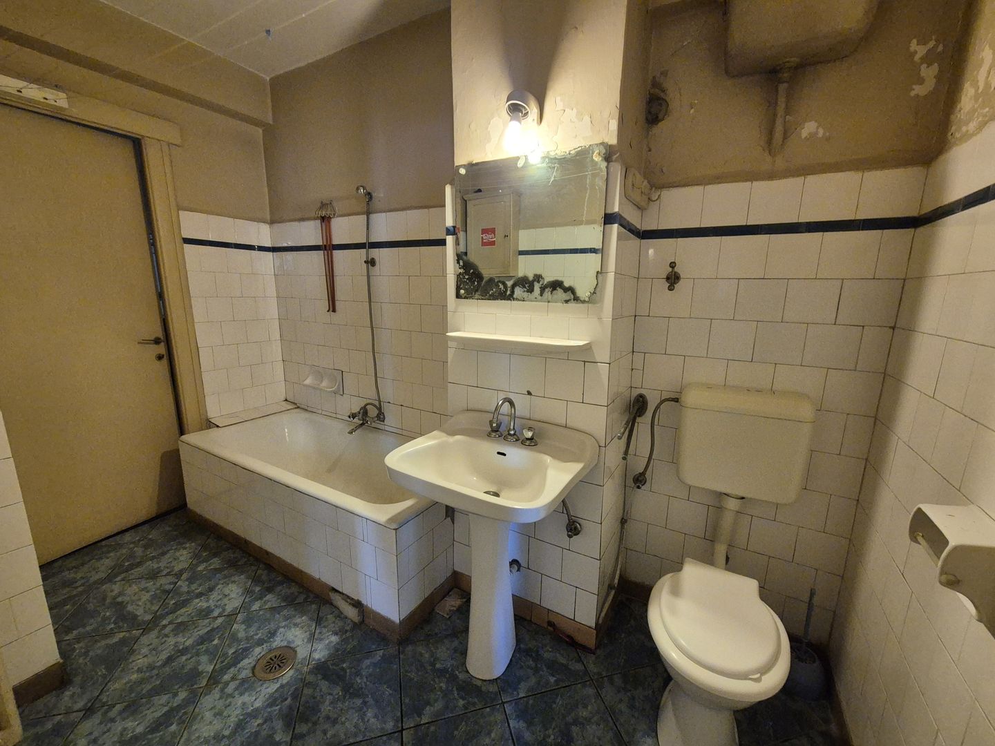 Apartament cu 4 camere 107,52 mp - Universitate - Poză 12