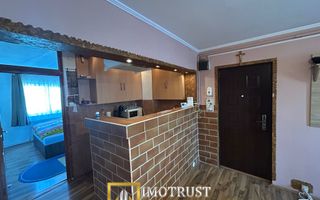 De vanzare apartament 3 camere/ Aradul Nou - Poză 3