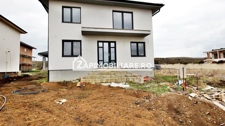 Casa 5 camere,3 băi,la cheie,138 mp,528mp teren,0% comision - Poză 1