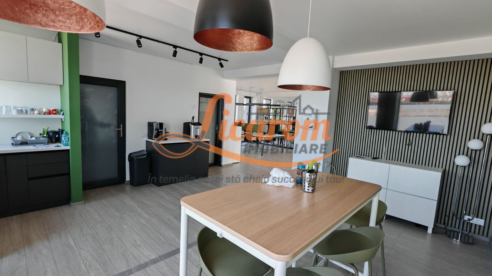 Spatiu de birouri/ call center/IT ,190 mp de inchiriat pret 2280 euro - Poză 19