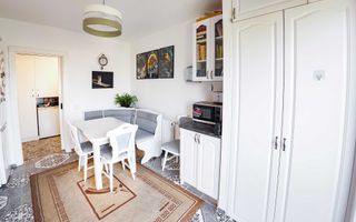 Apartament modern, etaj intermediar, cartier rezidențial nou. - Poză 2