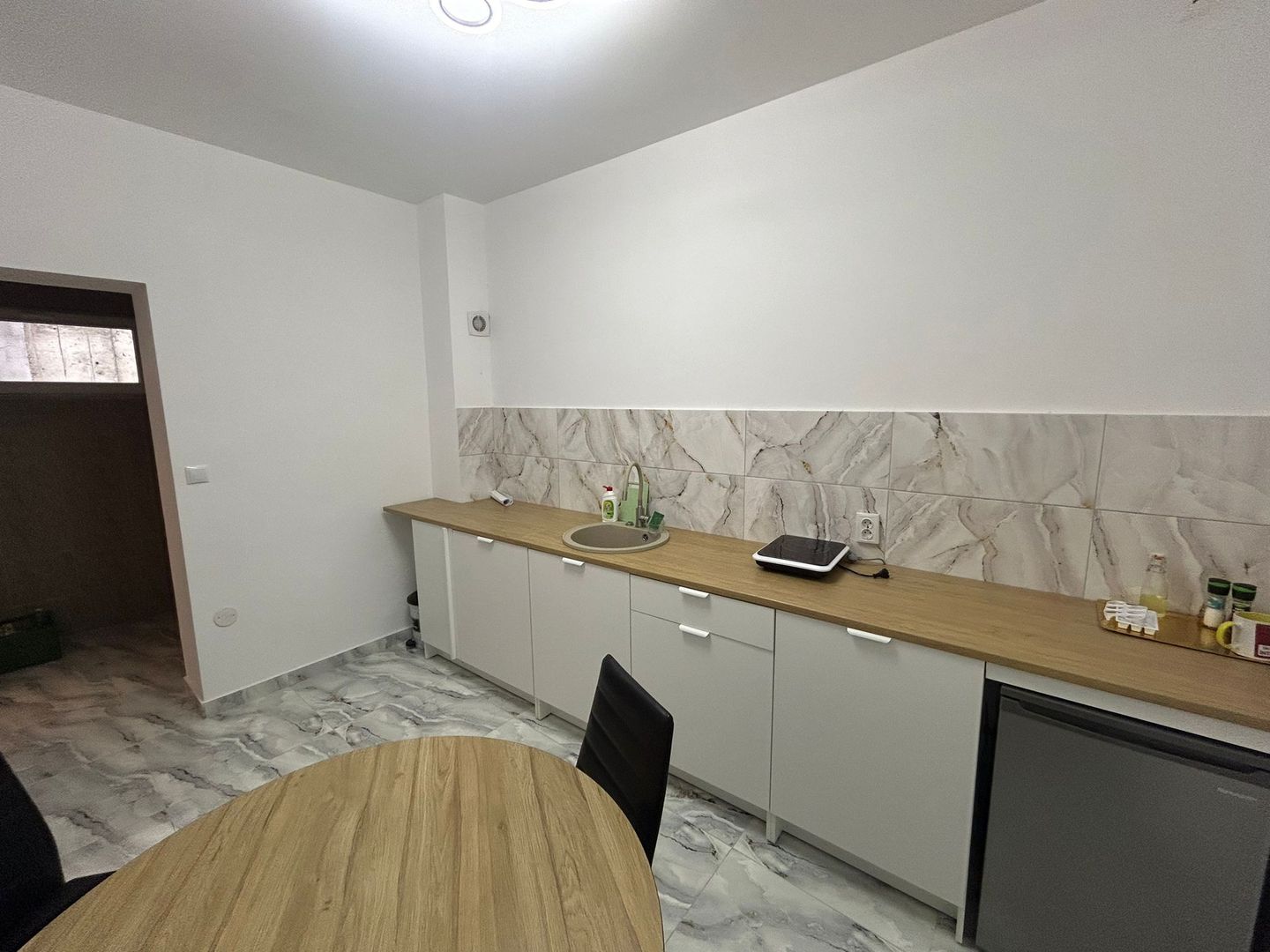 2 Camere Piata Constitutiei + Loc de Parcare - Poză 4