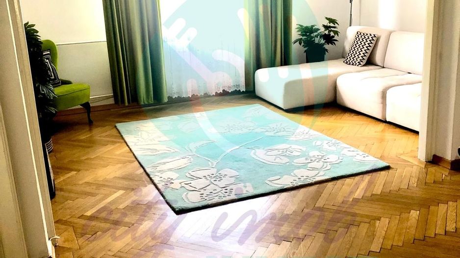 Apartament cu 3 camere renovat si cu parcare - Poză 2