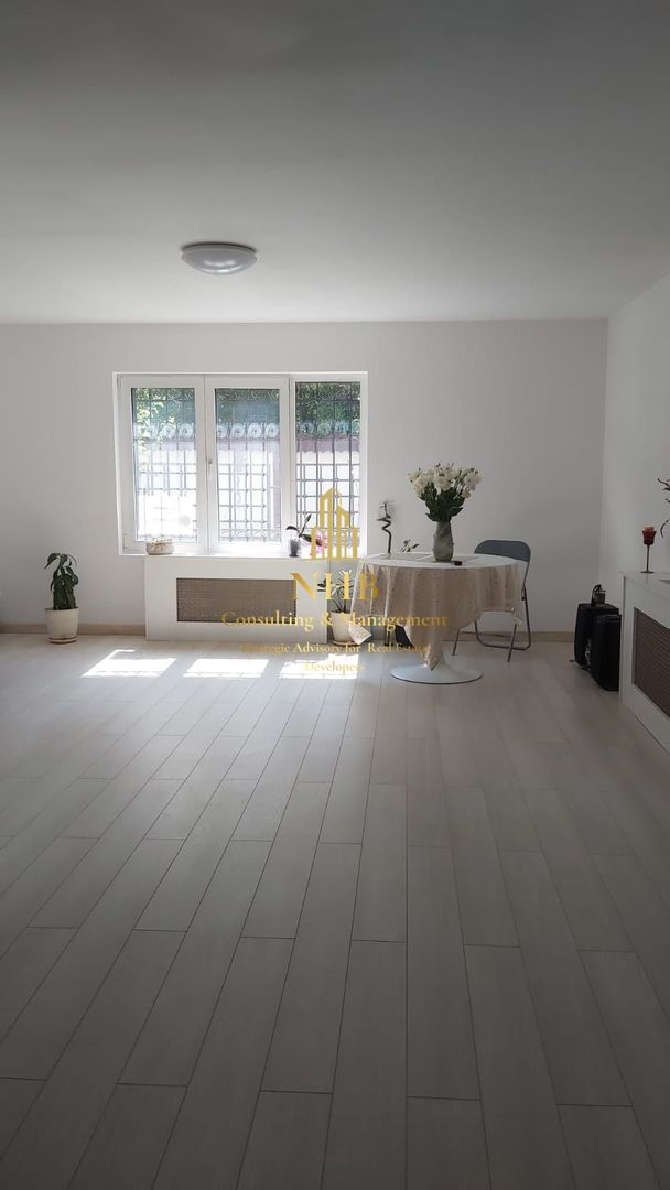 Casă spațioasă 5 camere + curte 340 mp în Băneasa | - Poză 19