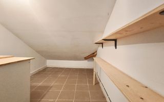 Locuință cochetă la mansardă, cu balcon și boxă de depozitare - Poză 29