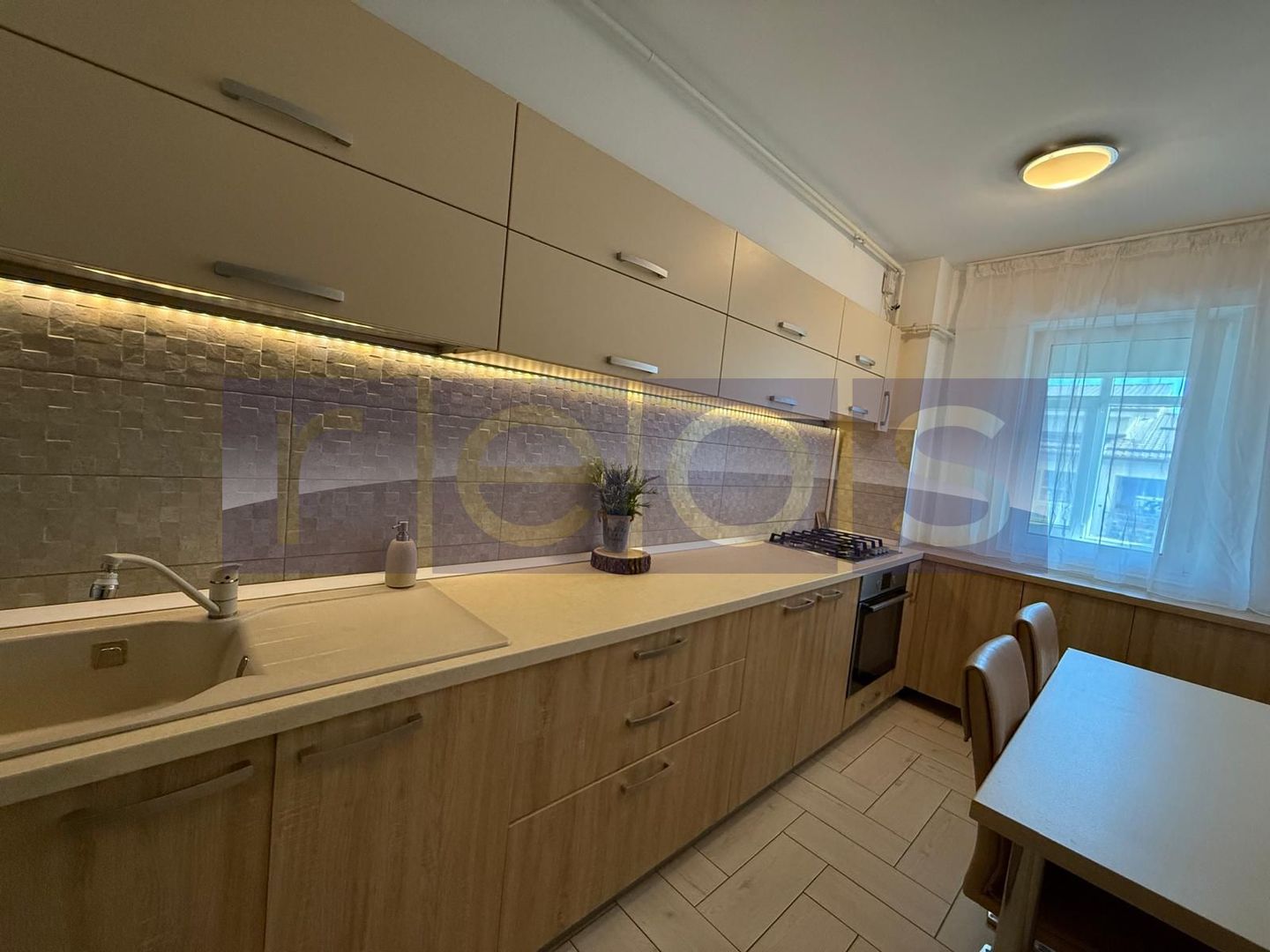 VANZARE APARTAMENT 2 CAMERE 56MP + PARCARE BLOC NOU TRAPEZULUI/SALAJAN - Poză 2