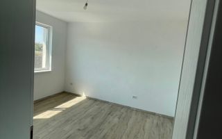 Duplex pe parter de vanzare in Bucovat - Poză 3