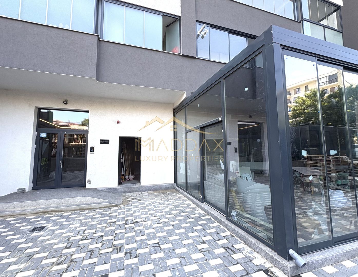 Spatiu Comercial + Terasa in zona Mihai Bravu ~ EXCLUSIVITATE - Poză 2