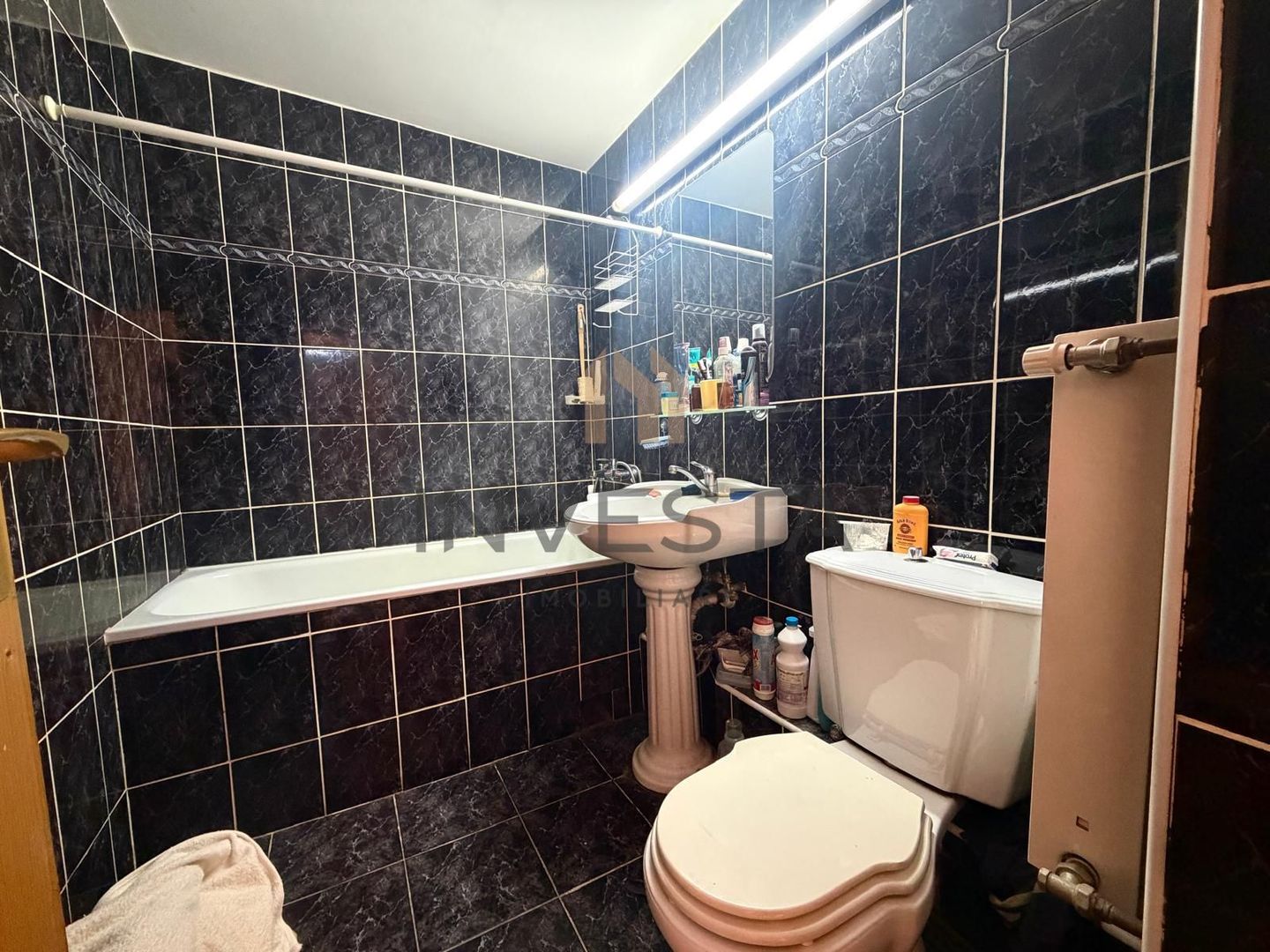 Apartament cu 3 camere  decomandate, etajul1,  zona strazii Slatina ! - Poză 10