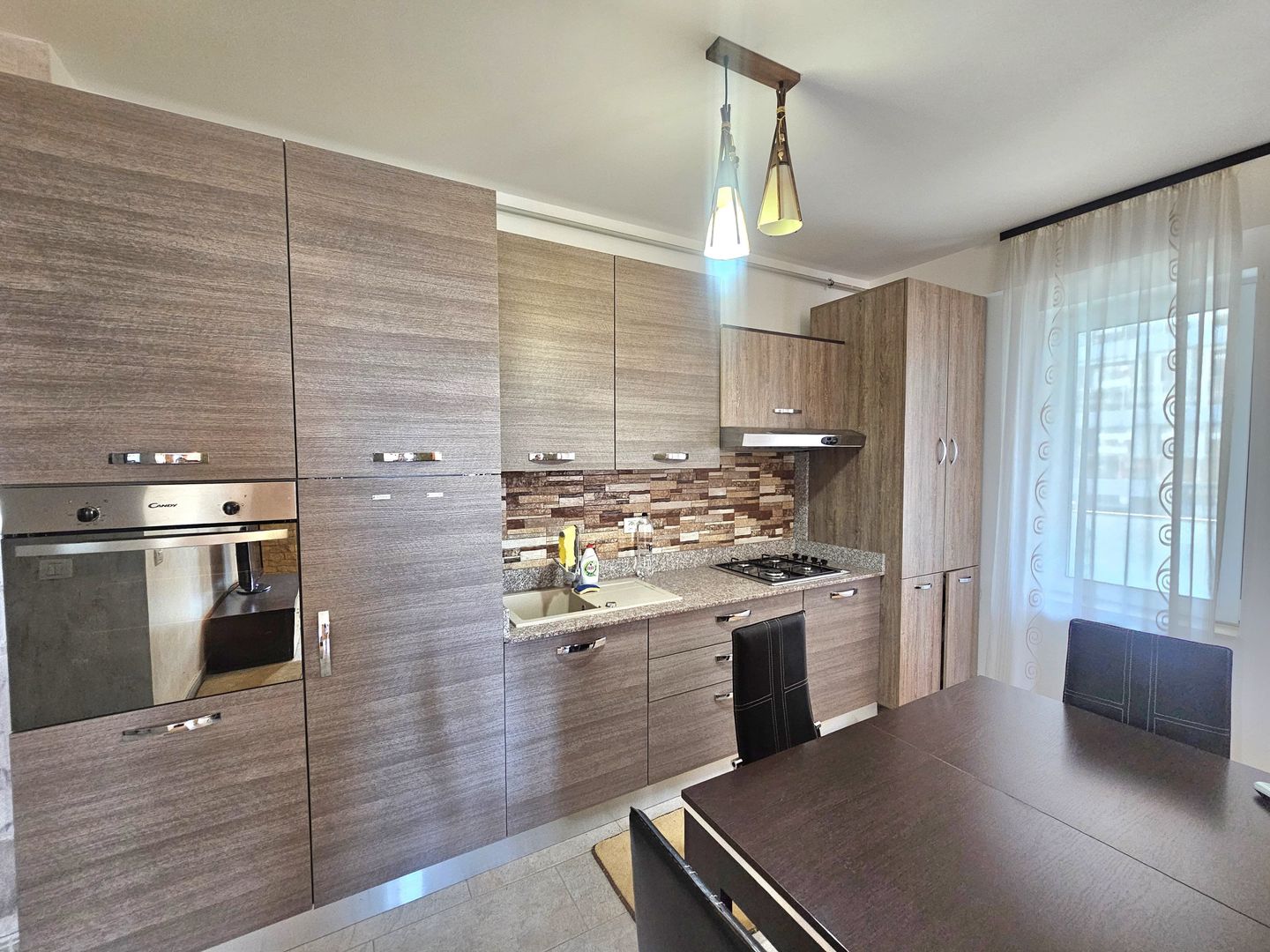 De vânzare – Apartament cu 2 camere la malul mării, gata de mutare - Poză 6