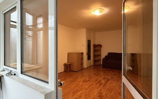 Vnazare garsoniera spatioasa 40mp, bloc 1988, Titan- Costin Georgian - Poză 2