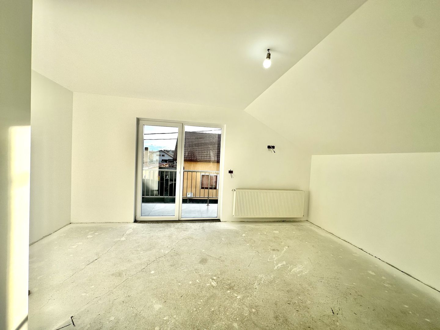 Casă individuală de vanzare  cu garaj și curte proprie – Hălchiu - Poză 24