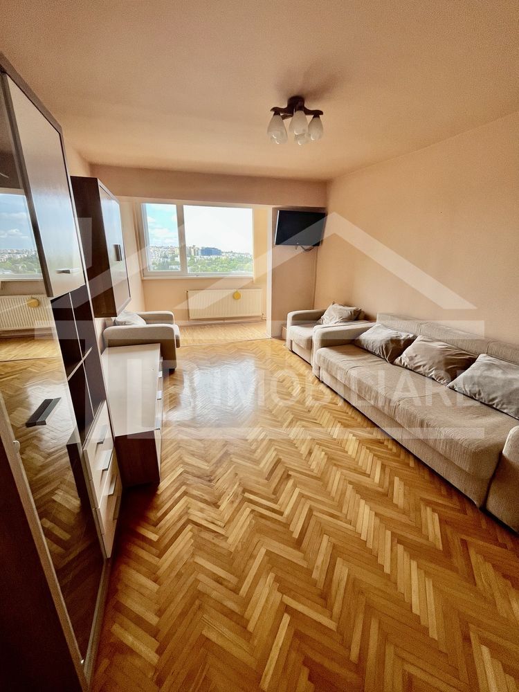 Apartament cu 3 camere, 70 mp, decomandat, Zona Fortuna - Poză 1