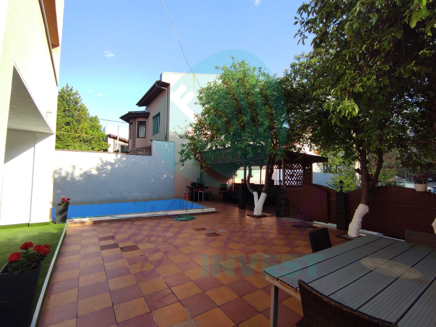 Casa cu teren de 792 mp - Poză 5