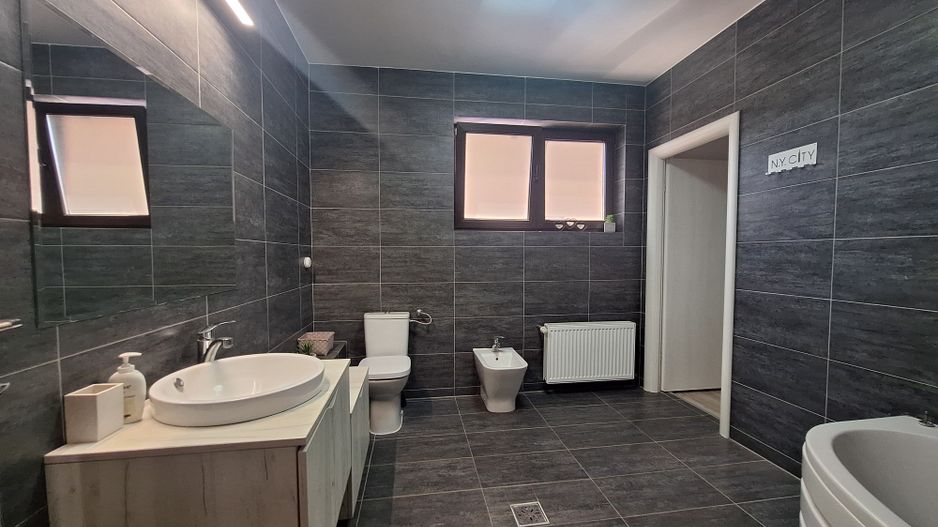 Duplex 4 cam 3 bai parcare&curte Prelungirea Ghence str. Maracineni - Poză 9