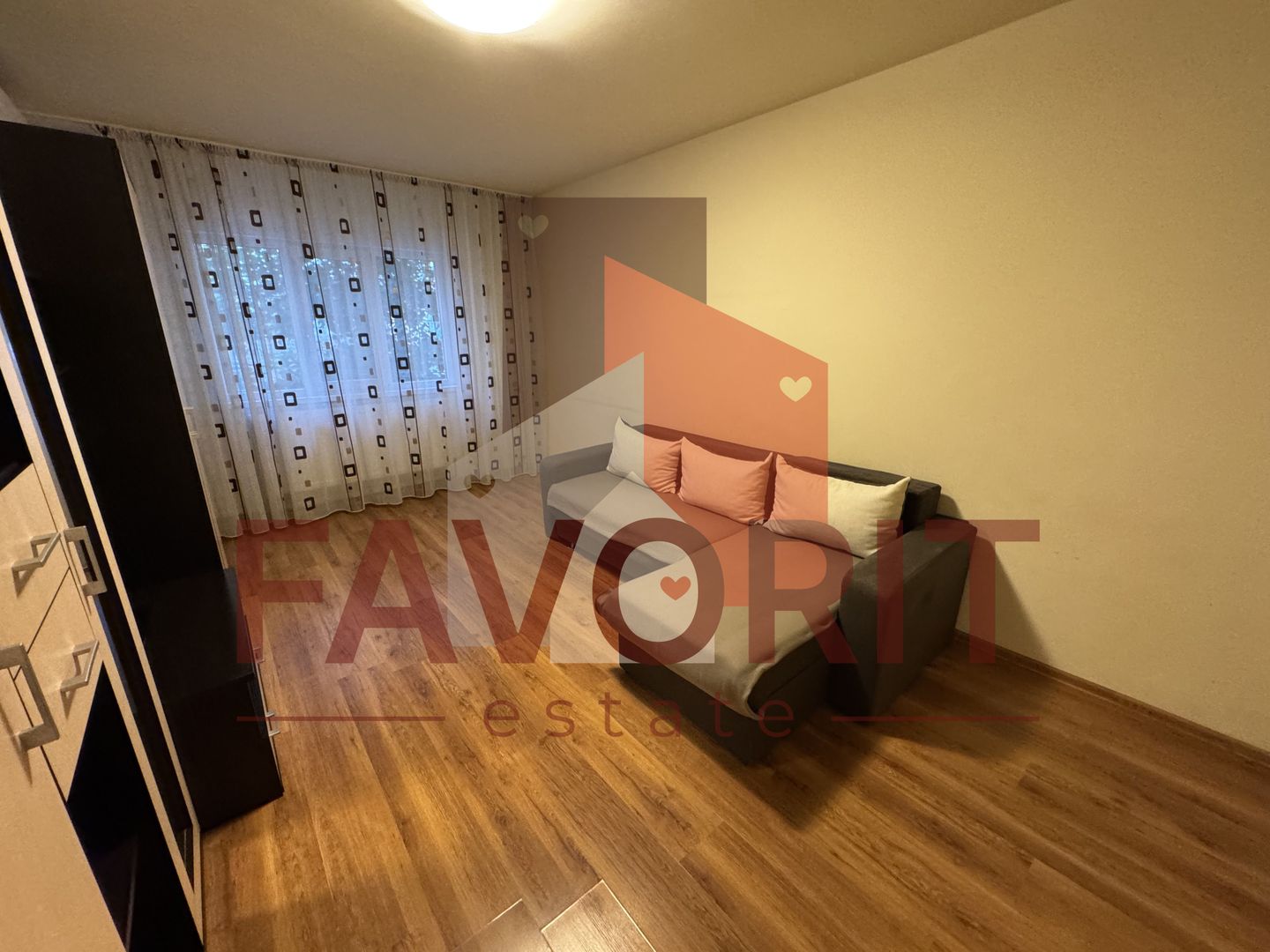 Etaj 1 . Decomandat. Zona Lipovei - Poză 1